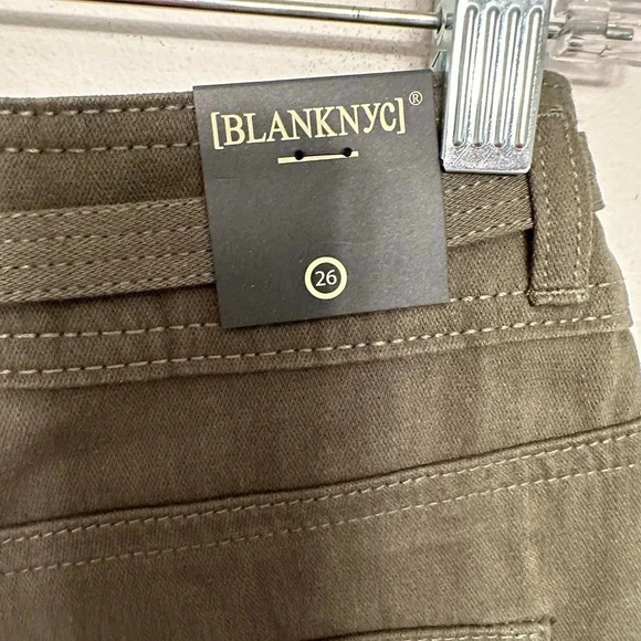 BLankNYC women’s NWT’s Hakuna Matara Pants. Size 26 - Picture 9 of 9